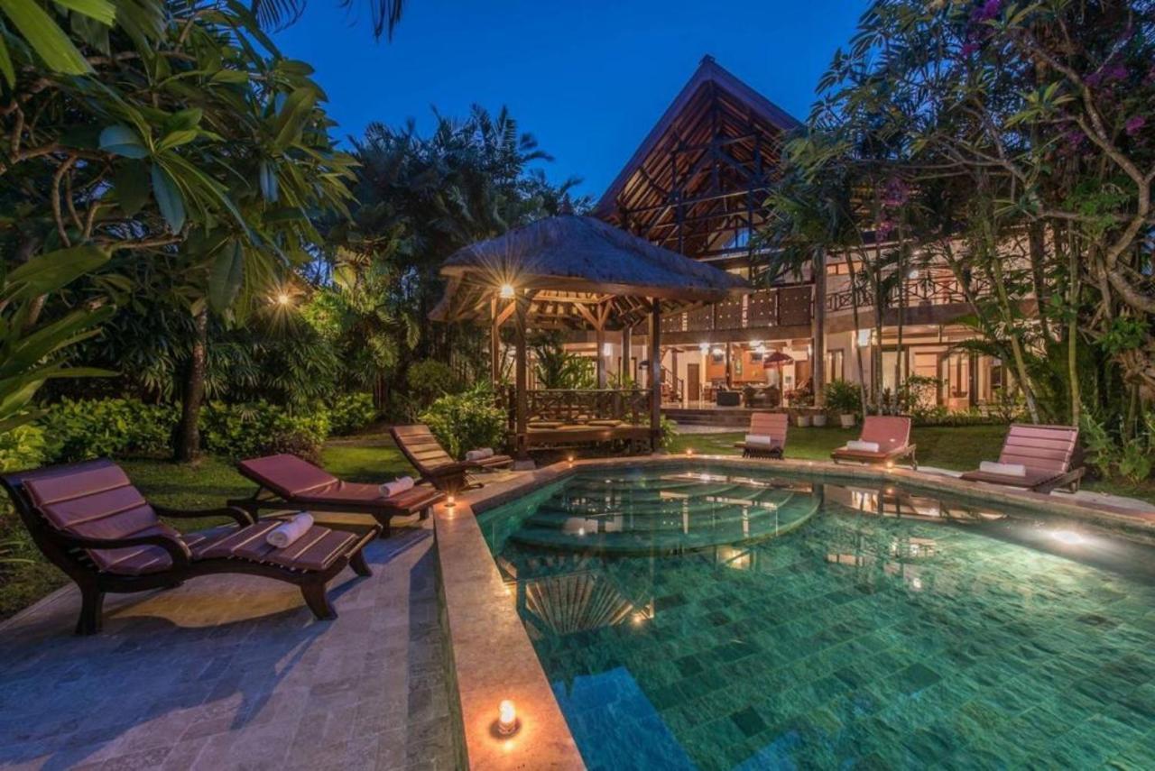 New Daria Villas Seminyak Esterno foto